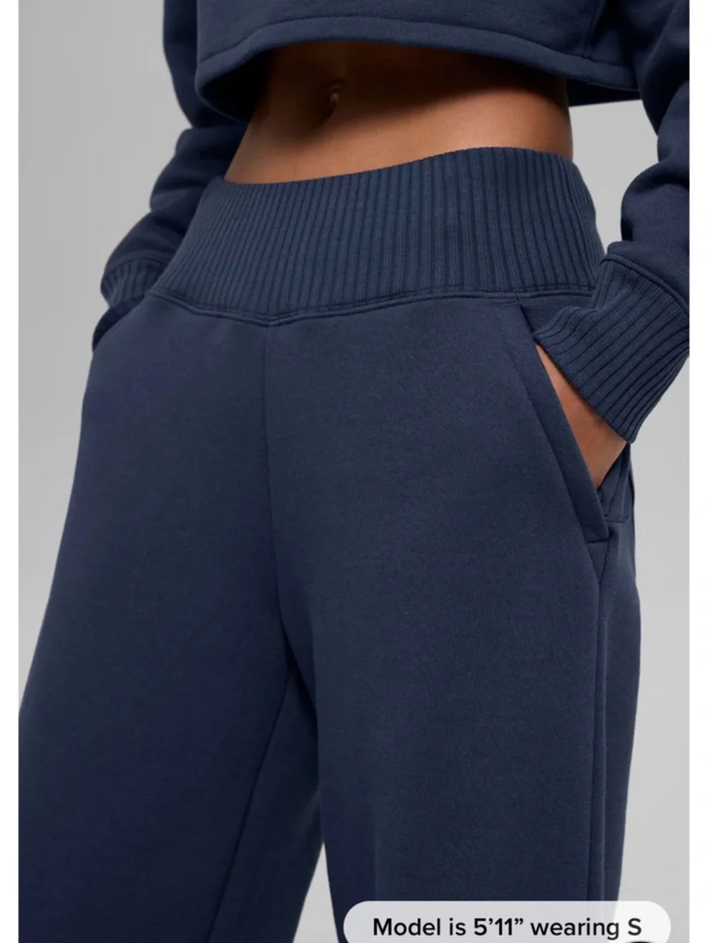 ALO Yoga size M NWT Serenity wide leg sweatpant in navy - Picture 6 of 13